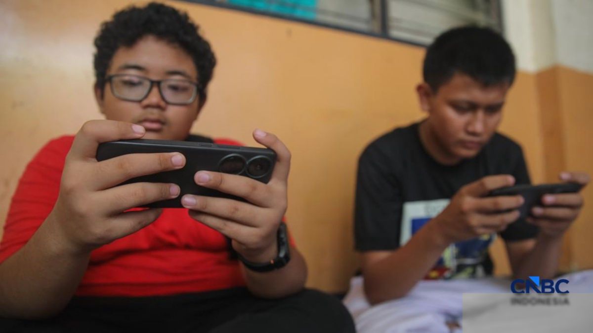 Inggris Ikuti Larangan Ponsel Anak, Orang Tua Mulai Protes