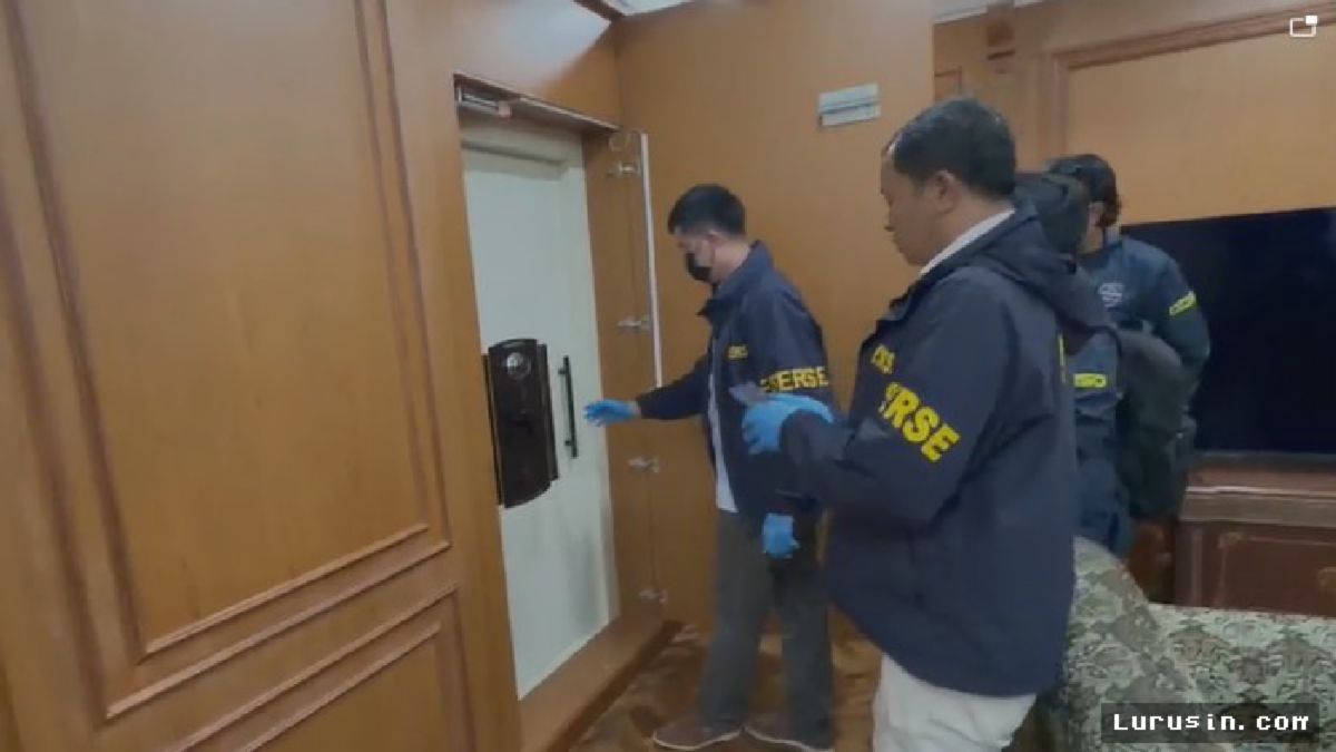 Polri Sita Emas 74 Kg dan Foto Keluarga dari Rumah di Bogor