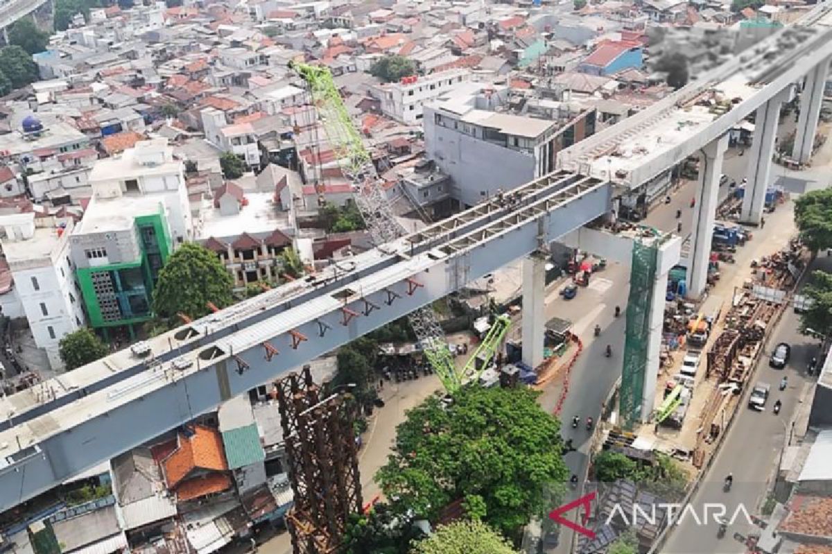LRT Jakarta Tembus Dukuh Atas, Pemprov DKI Pasang Rambu Batas JPO