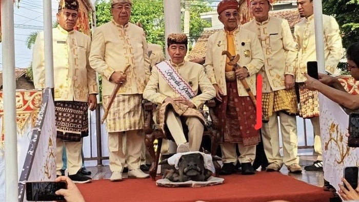PSI Kecam PDIP usai Tertawakan Prosesi Adat Jokowi, Sebut Hina Budaya Lampung