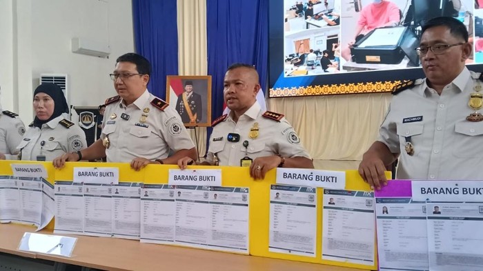 Langgar Aturan Izin Tinggal, 16 WNA China Dideportasi Imigrasi Sumsel