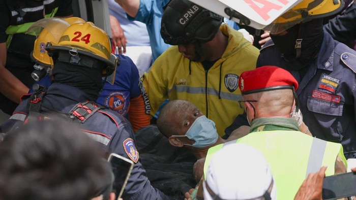 Dramatis! Ayah dan Anak Selamat Setelah Empat Hari Tertimbun Puing Gempa Venezuela