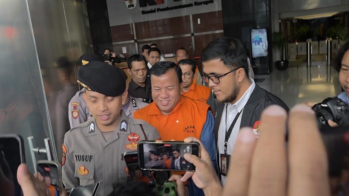 KPK Resmi Tahan Bupati Kuansing Suhardiman Amby dalam Kasus Suap Jabatan