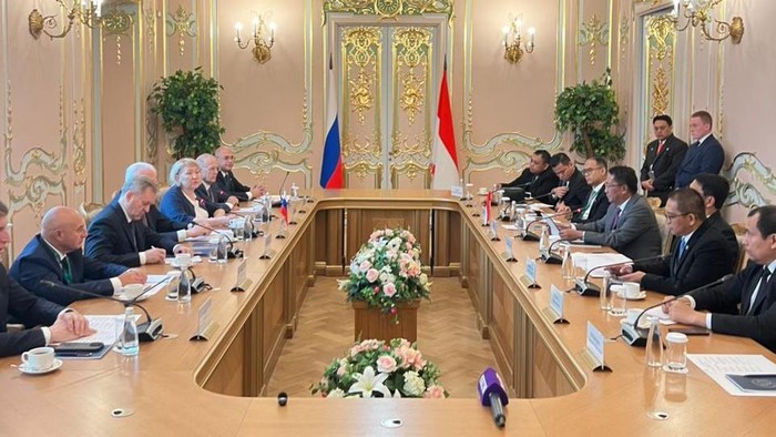 Menkum Teken Kerja Sama Hukum dengan Jaksa Agung Rusia, Saling Tukar Informasi
