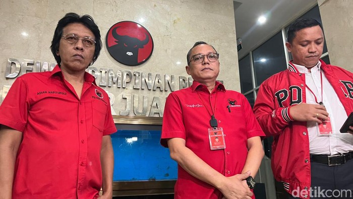Perseteruan antara Partai Solidaritas Indonesia (PSI) dan PDI Perjuangan (PDIP) kembali memanas. Kali ini, pemicunya adalah klaim PSI yang menyebut Jawa Tengah sebagai "kandang gajah", simbol partai yang identik dengan Kepemimpinan Kaesang Pangarep. PDIP yang selama ini mengakar kuat di wilayah itu dengan julukan "kandang banteng" tak tinggal diam dan membalas klaim tersebut sebagai aksi pansos atau panjat sosial.