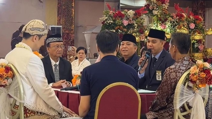 Viral Penghulu di Jaksel Pimpin Nikah Pakai 3 Bahasa Sekaligus, Begini Ceritanya