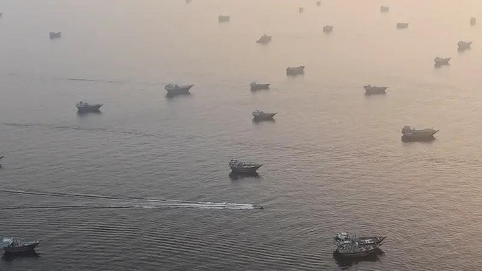 Operasi Evakuasi Selat Hormuz: 115 Kapal Telah Melintas dengan Aman
