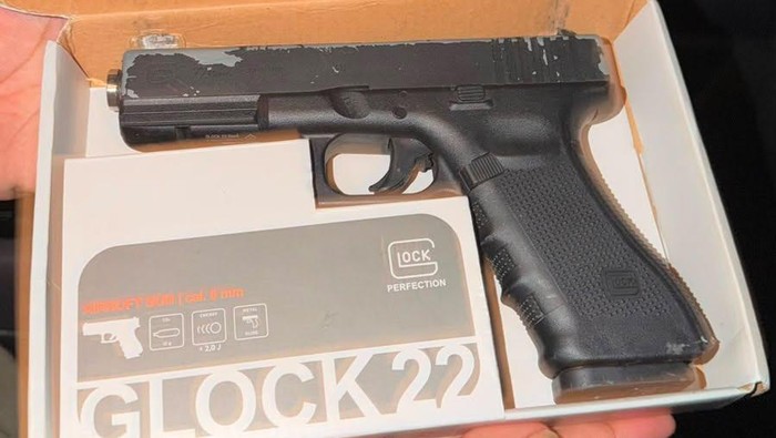 Polisi Bongkar Perdagangan Senjata Ilegal di Priok, Puluhan Airgun Disita