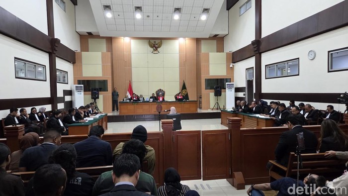 dr Tifa Tegas Tolak Jalur Damai, Kasus Tudingan Ijazah Palsu Jokowi Berlanjut di Meja Hijau