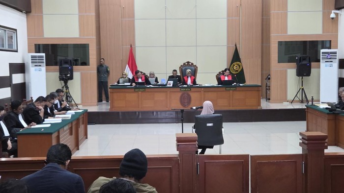 Duduk Perkara Dakwaan Fitnah dan Pencemaran Nama Baik yang Menjerat dr Tifa Atas Tuduhan Ijazah Palsu Jokowi