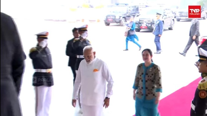 Keakraban PM Modi di DPR: Sapaan 'Selamat Siang' Disambut Hangat