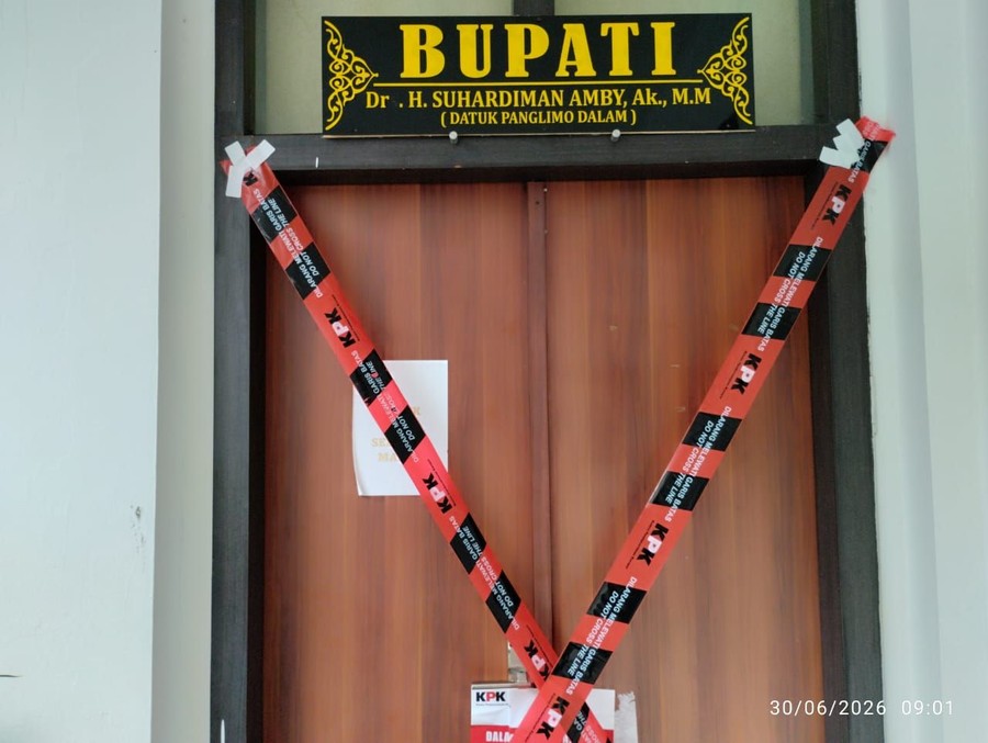 KPK OTT di Kuansing Riau, Bupati Suhardiman Amby Masih Dicari