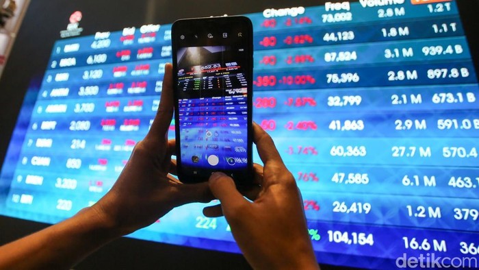 IHSG Terkapar di Awal Sesi, Merosot Tajam ke Level 6.100-an