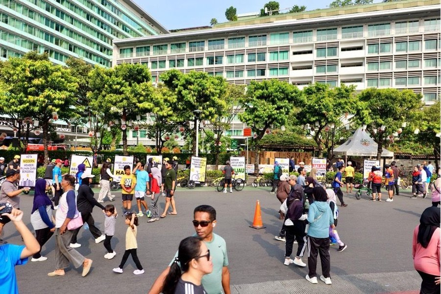 Kado Jakarta, Bike Billboard Serukan Jalan Aman untuk Semua di CFD