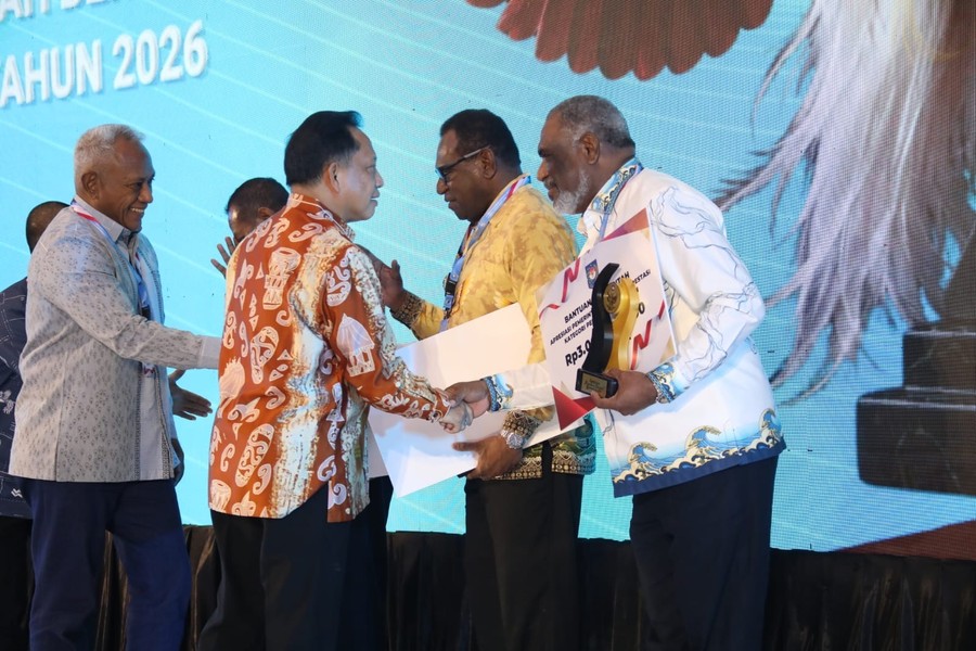 Kemendagri Beri Penghargaan bagi Daerah Berprestasi di Regional Papua