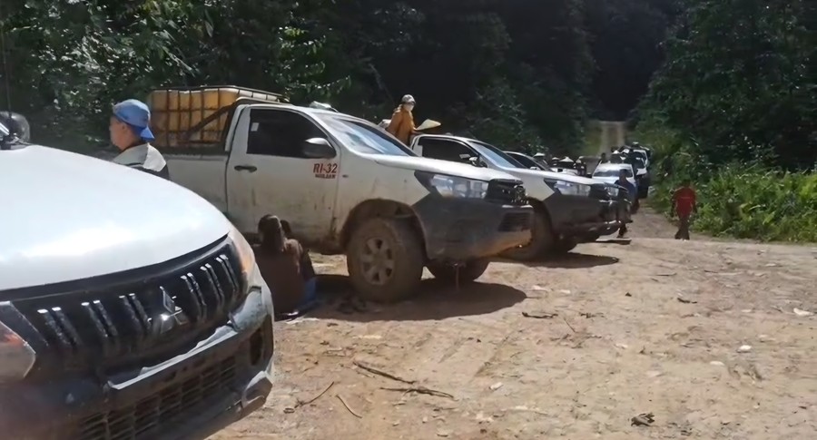 Malinau, Lurusin.com  – Kondisi jalan rusak parah di kawasan Apokayan, Kabupaten Malinau, Kalimantan Utara, yang berba