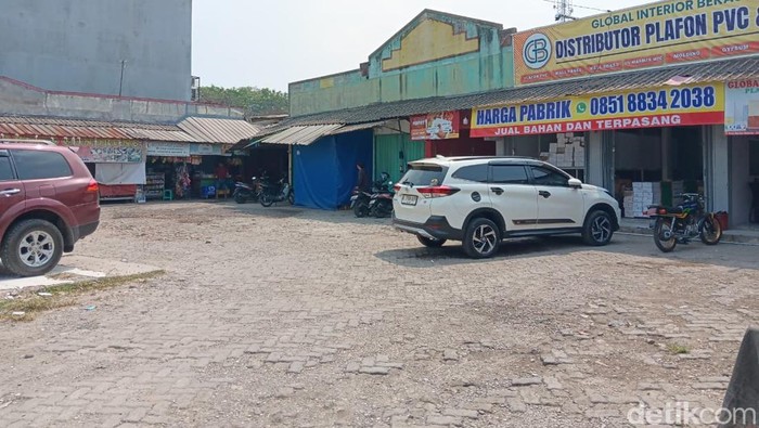 Nasib Pilu Pasar Padurenan Baru: Dari Pusat Niaga Jadi Kubangan Sampah
