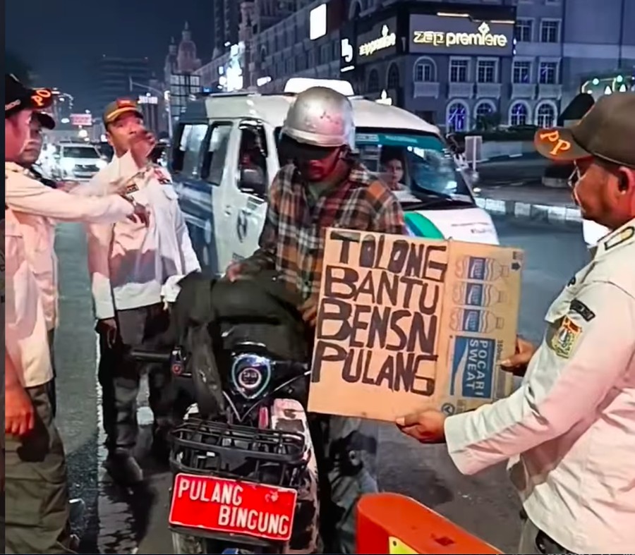 Seorang pria yang kerap beraksi dengan modus meminta uang karena kehabisan bensin akhirnya diamankan oleh jajaran Satuan
