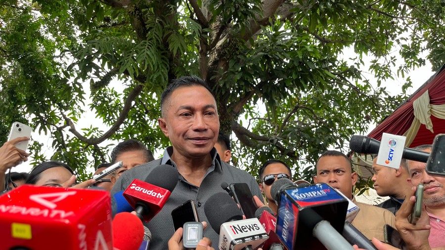Mahkamah Konstitusi (MK) secara resmi menolak permohonan uji materi yang diajukan oleh mantan Wakil Kepala Badan Siber d