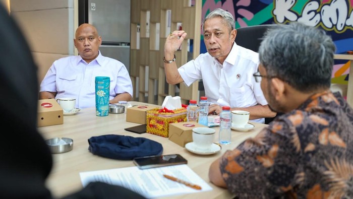 Wamensos Agus Jabo Bahas DTSEN bersama Legislator DIY, Dorong Penyesuaian Desil Berbasis Kondisi Daerah