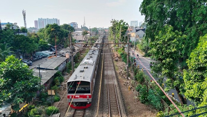 Viral Penumpang Terjatuh di Eskalator Stasiun Bekasi, 3 Orang Terluka