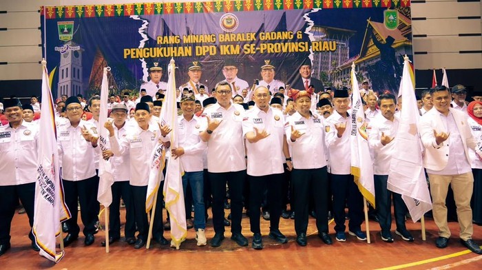 Andre Rosiade Kukuhkan Pengurus DPD IKM se-Riau, Ajak Kawal Pembangunan Demi Kesejahteraan Dua Provinsi