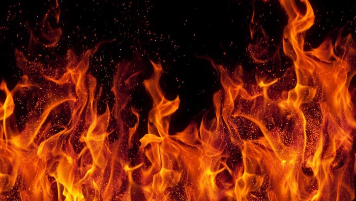 Ditinggal Pemilik, Mobil Parkir di Minimarket Bogor Tiba-tiba Terbakar