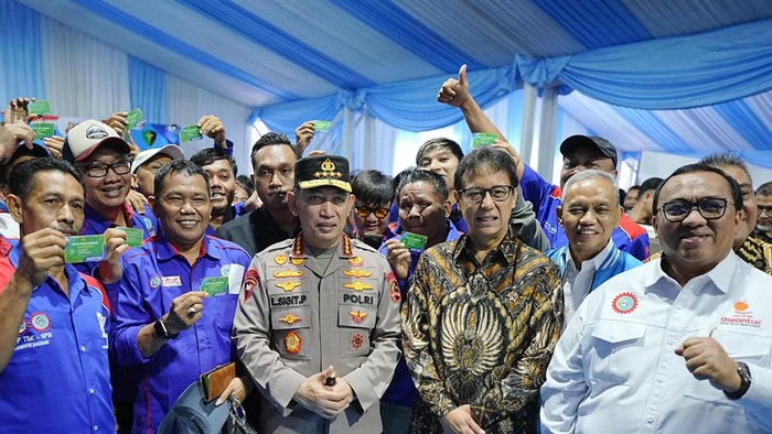 Kapolri Resmi Luncurkan Kartu Bhayangkara Prioritas Buruh, KSPSI Apresiasi Layanan Kesehatan Polri
