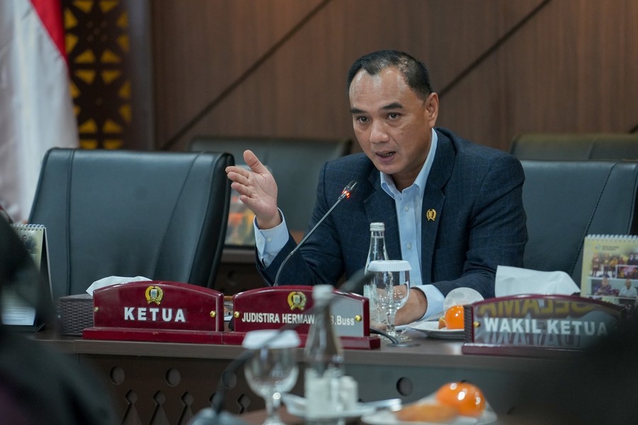 Pansus DPRD DKI Jakarta Siap Bangun Biopori Jumbo Atasi Tumpukan Sampah di Kali Gendong