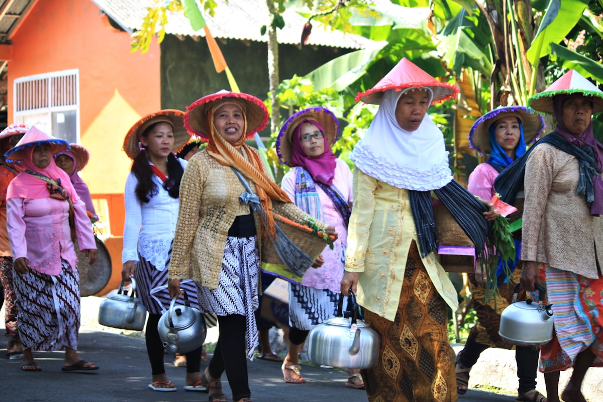 Warung Kopi Tradisional vs Kafe Modern: Pertarungan Dua Zaman di Cangkir Kopi Indonesia