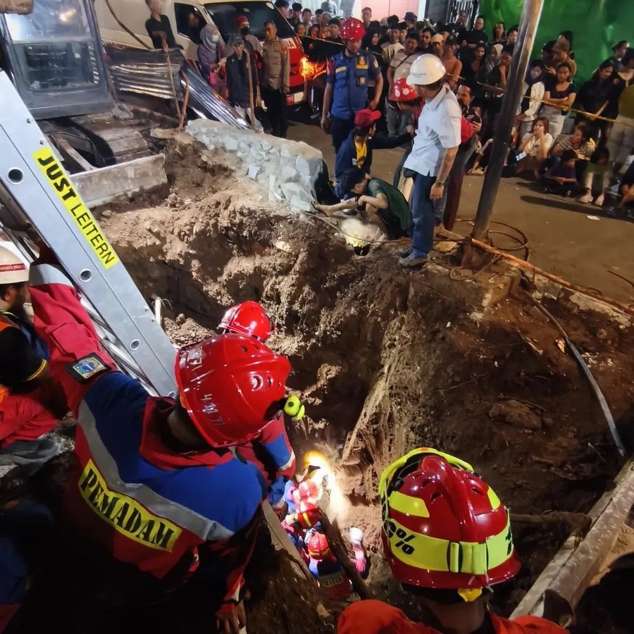 3 Jam Berjibaku, Damkar Evakuasi Bocah Jatuh ke Lubang 3,7 Meter di Jaksel