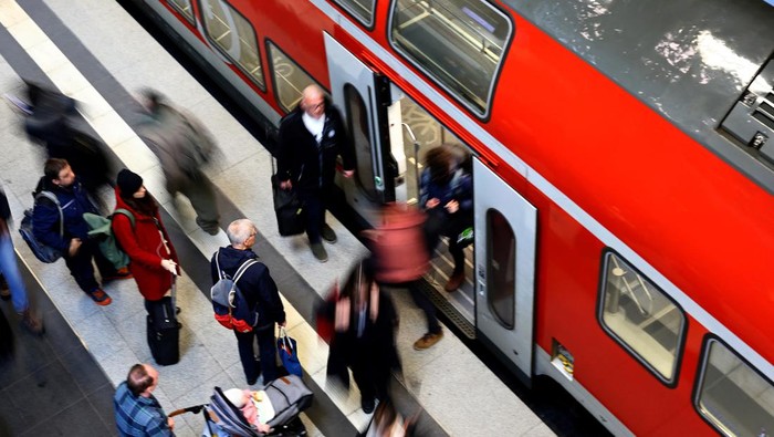 Jerman Pangkas Pajak Pekerja, Tapi Izin Sakit Diperketat