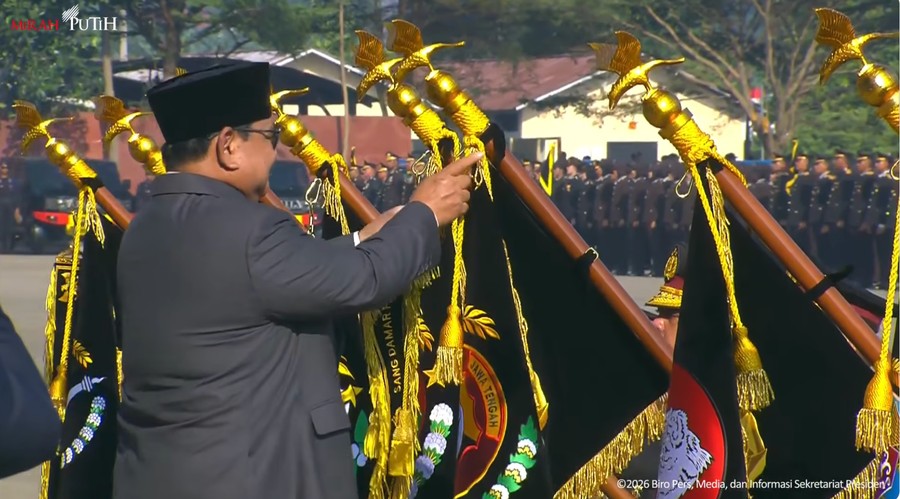 Prabowo Anugerahkan Tanda Kehormatan Nugraha Sakanti kepada 11 Satker Polri