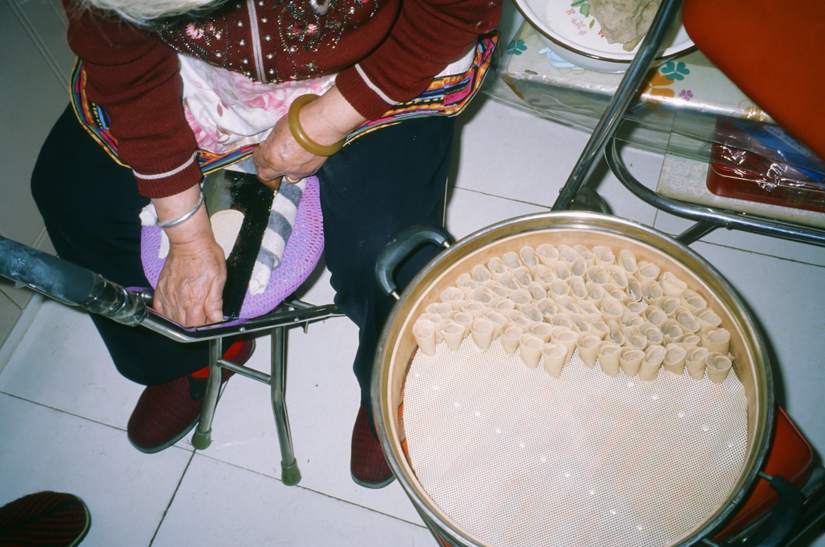Di balik setiap cangkir kopi nikmat yang kita seruput pagi hari, tersimpan proses rumit yang sering 