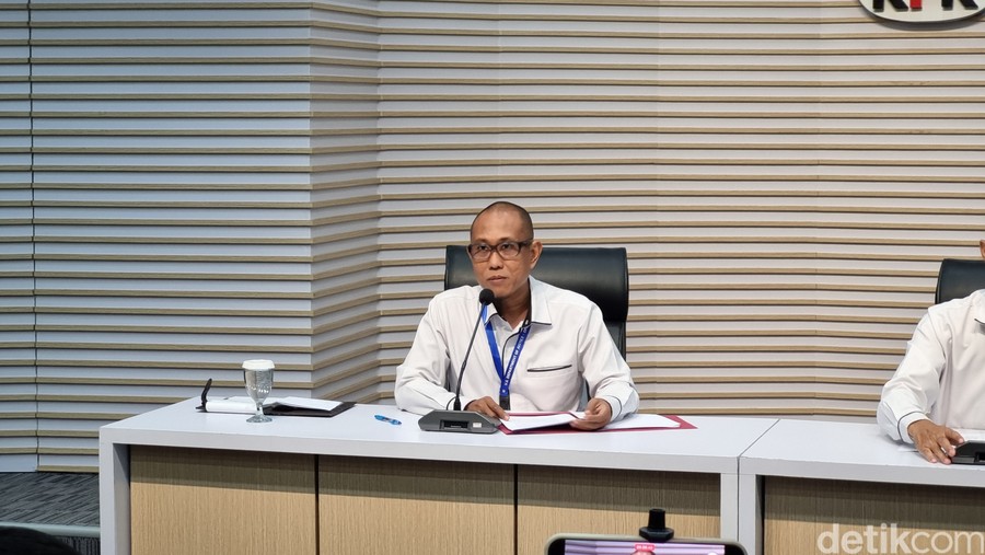 Alasan KPK Sempat Amankan Istri Kedua Bupati Suhardiman Saat OTT di Kuansing