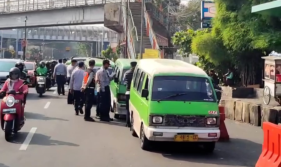 14 Unit Angkot Tua Terjaring Operasi Dishub di Bogor