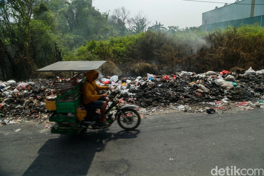 Darurat Sampah, Taman di Tarumajaya Berubah Jadi Tempat Pembuangan Liar