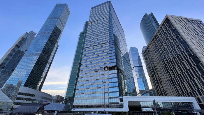 Tegang, Rusia Cegat Puluhan Drone ke Moskow, 4 Bandara Ditutup