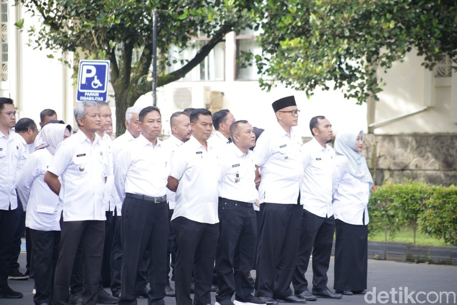 Ratusan ASN di Cirebon Terancam Sanksi akibat Manipulasi Presensi Digital