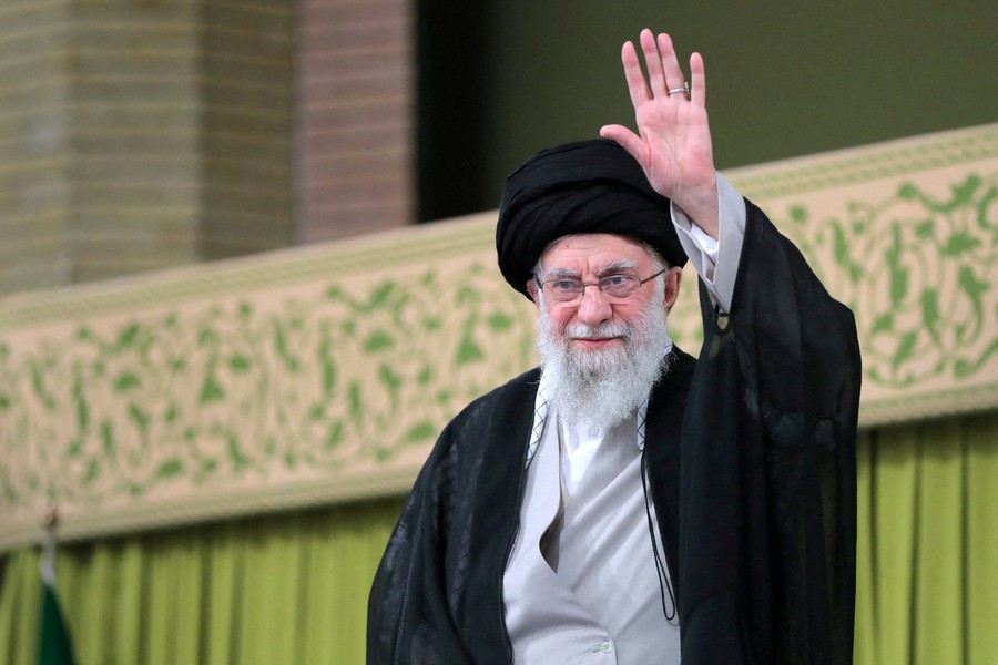 Iran Janjikan Pembalasan atas Gugurnya Ayatollah Khamenei