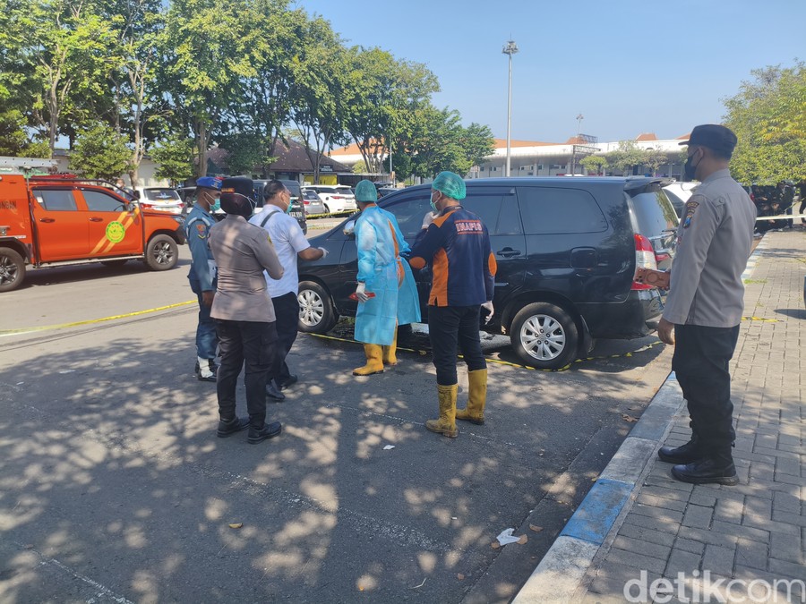 Mayat Wanita Ditemukan dalam Mobil Pelat Merah di Parkiran Bandara Juanda
