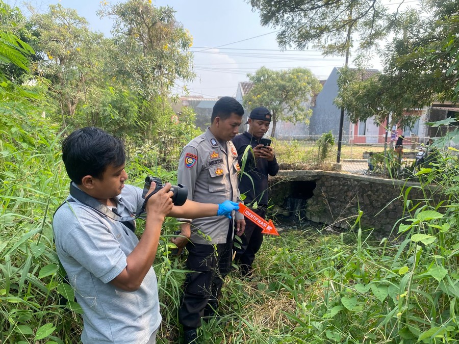 Penemuan Mengejutkan: Bayi Perempuan dengan Mulut Diplester di Tepi Sungai Cilegon