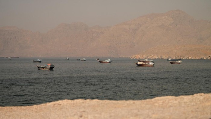 AS Cabut Blokade, Kapal Bebas Melintas di Selat Hormuz