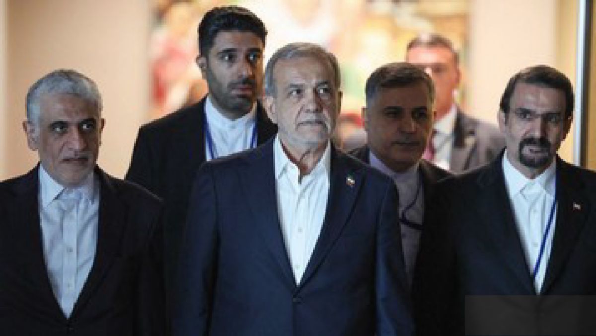 TEHERAN — Tekanan dari Washington yang semakin intens berhasil menyeret konflik internal