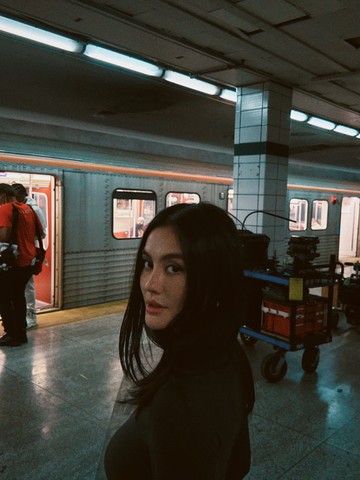 Potret Agnez Mo Saat Syuting Reacher, Dipuji Awet Muda Fans Internasional